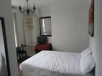 Windsor House 2*